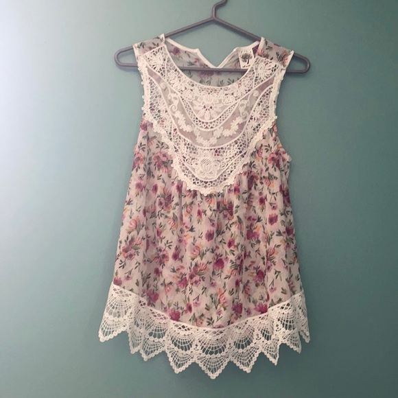 Self Esteem Other - ❄️Host Pick❄️Juniors self esteem floral laced tank